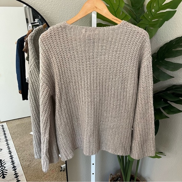 ✨ Nasty Gal Mocha Knit V-Neck Sweater | Slouchy Chunky Ribbed Pullover - Picture 6 of 6
